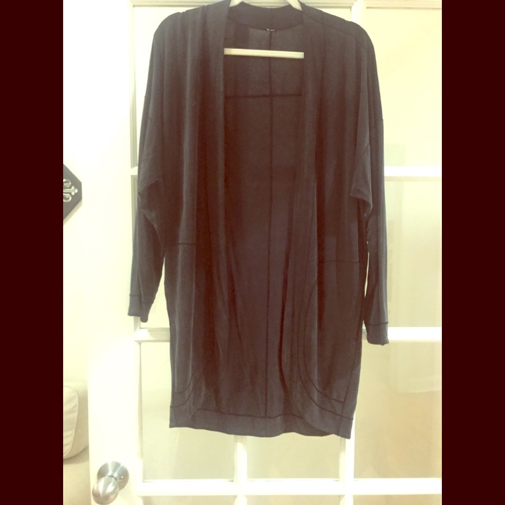 Lululemon lab black shawl